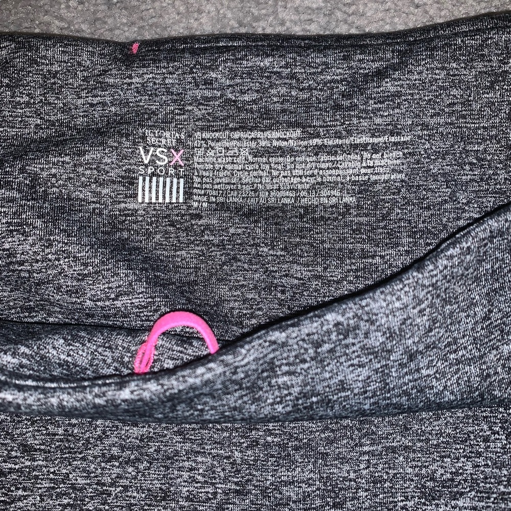Victoria’s Secret Grey Knockout Capri Leggings